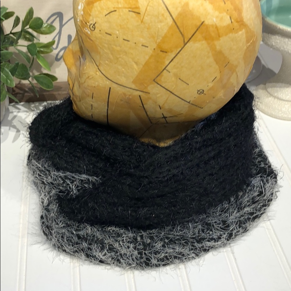 Modena scarf - Picture 4 of 7